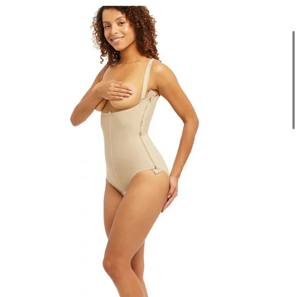 Compression wear - Picture 8 of 12